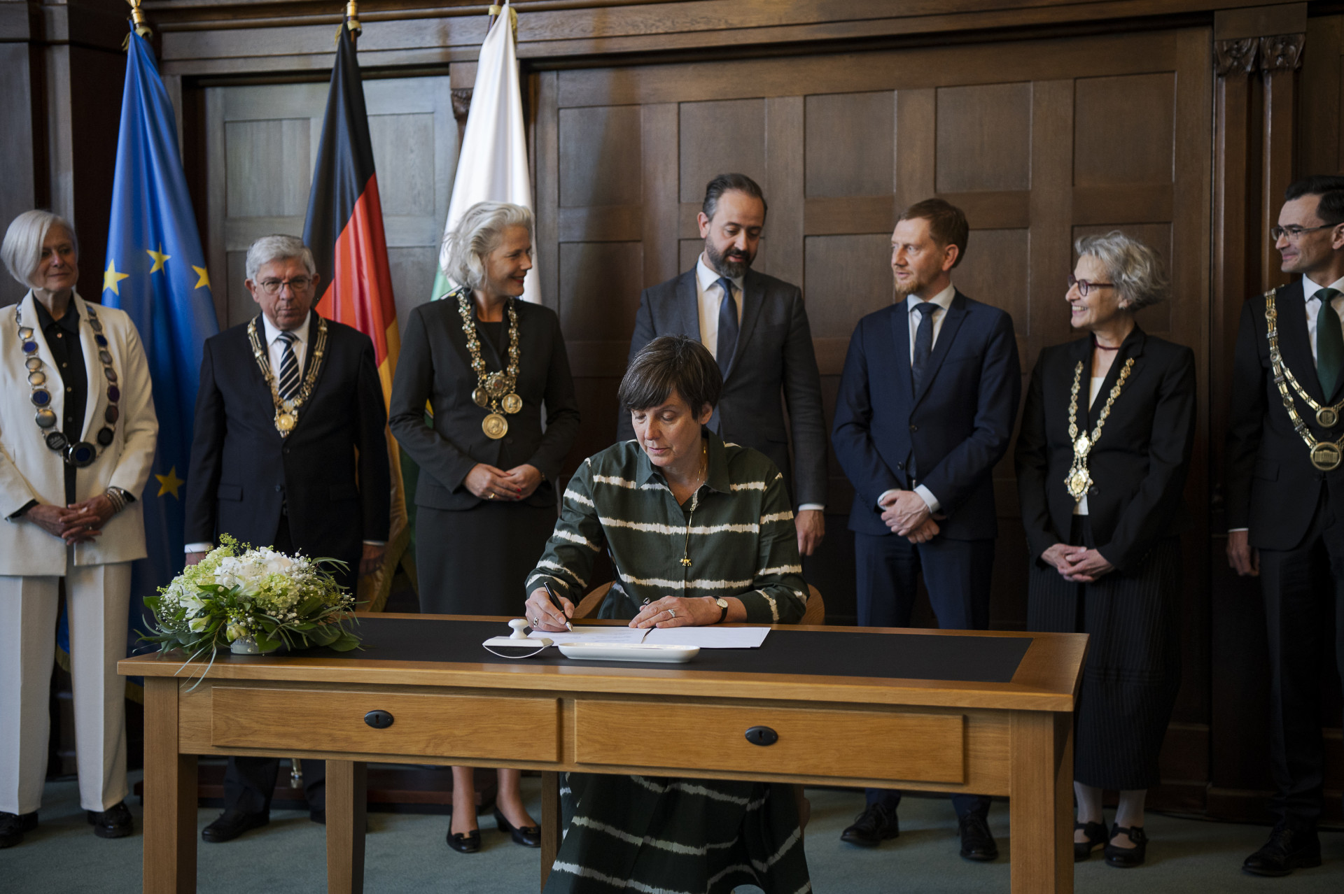 Planning security for HGB – Agnes Wegner signs grant agreement