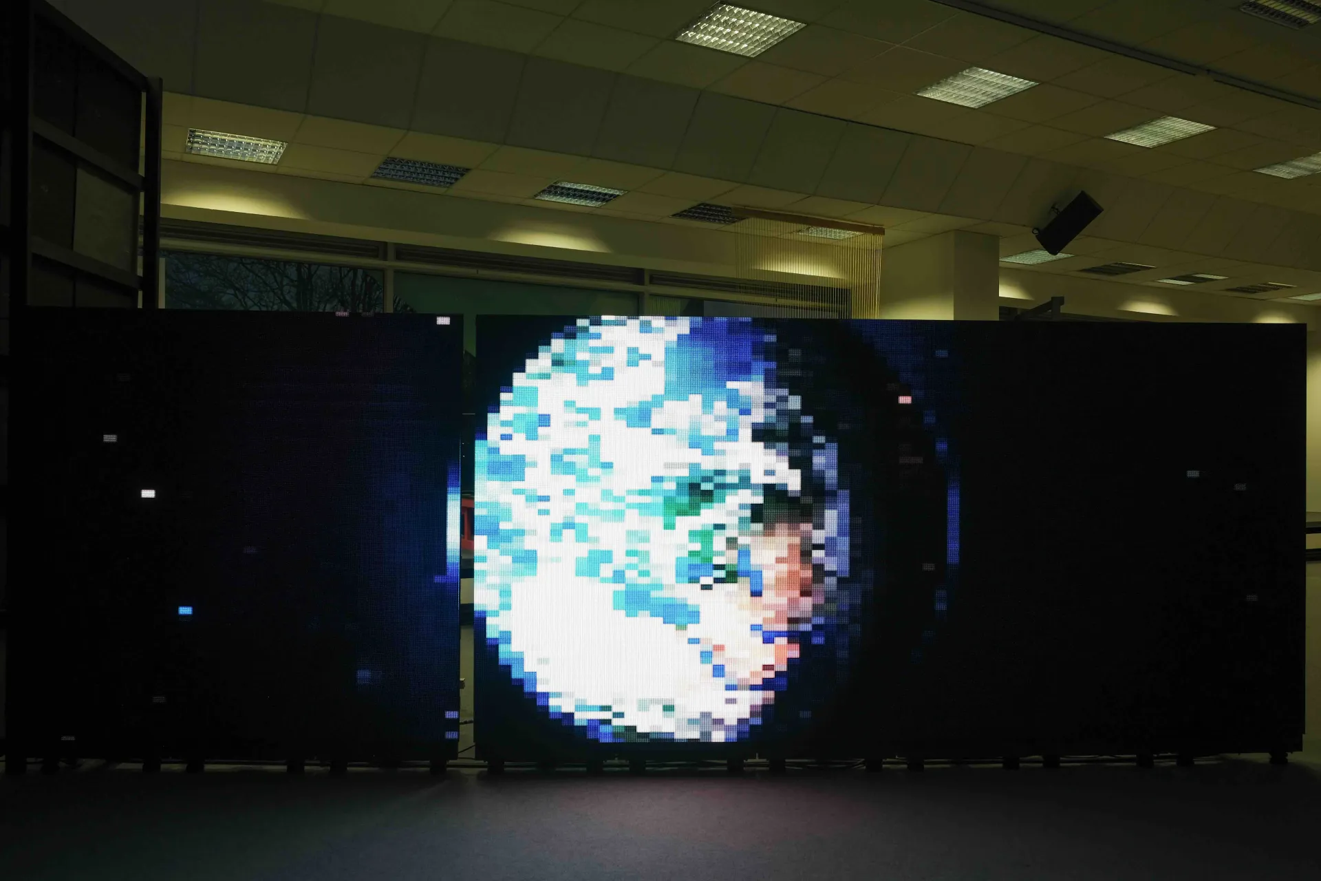  Emanuel Aeneas Megersa & Michael Schlecht: „Ich liebe doch alle Menschen“ in „Deutsch!“