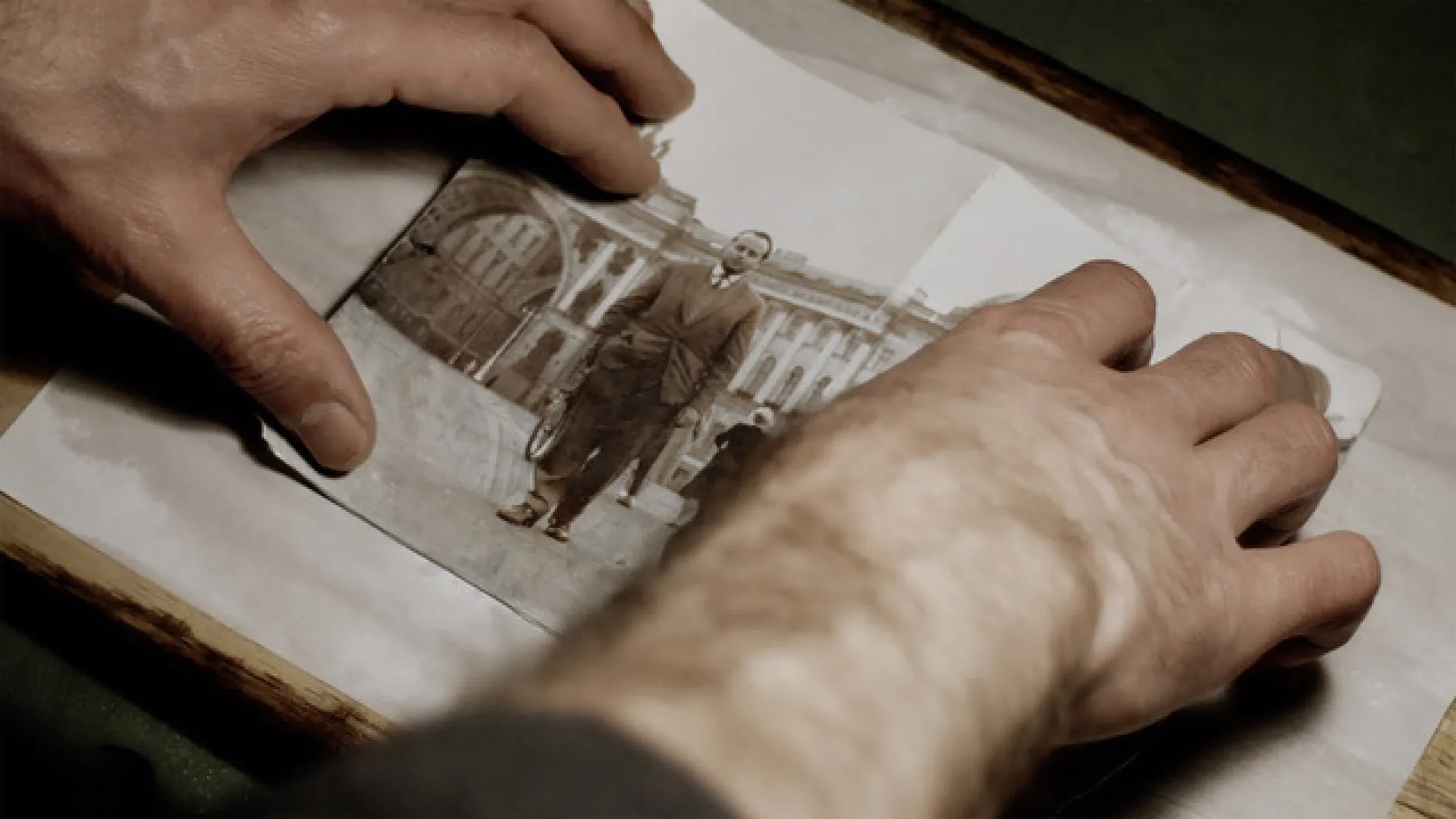 Klasse expanded cinema: Films by Khaled Abdulwahed
