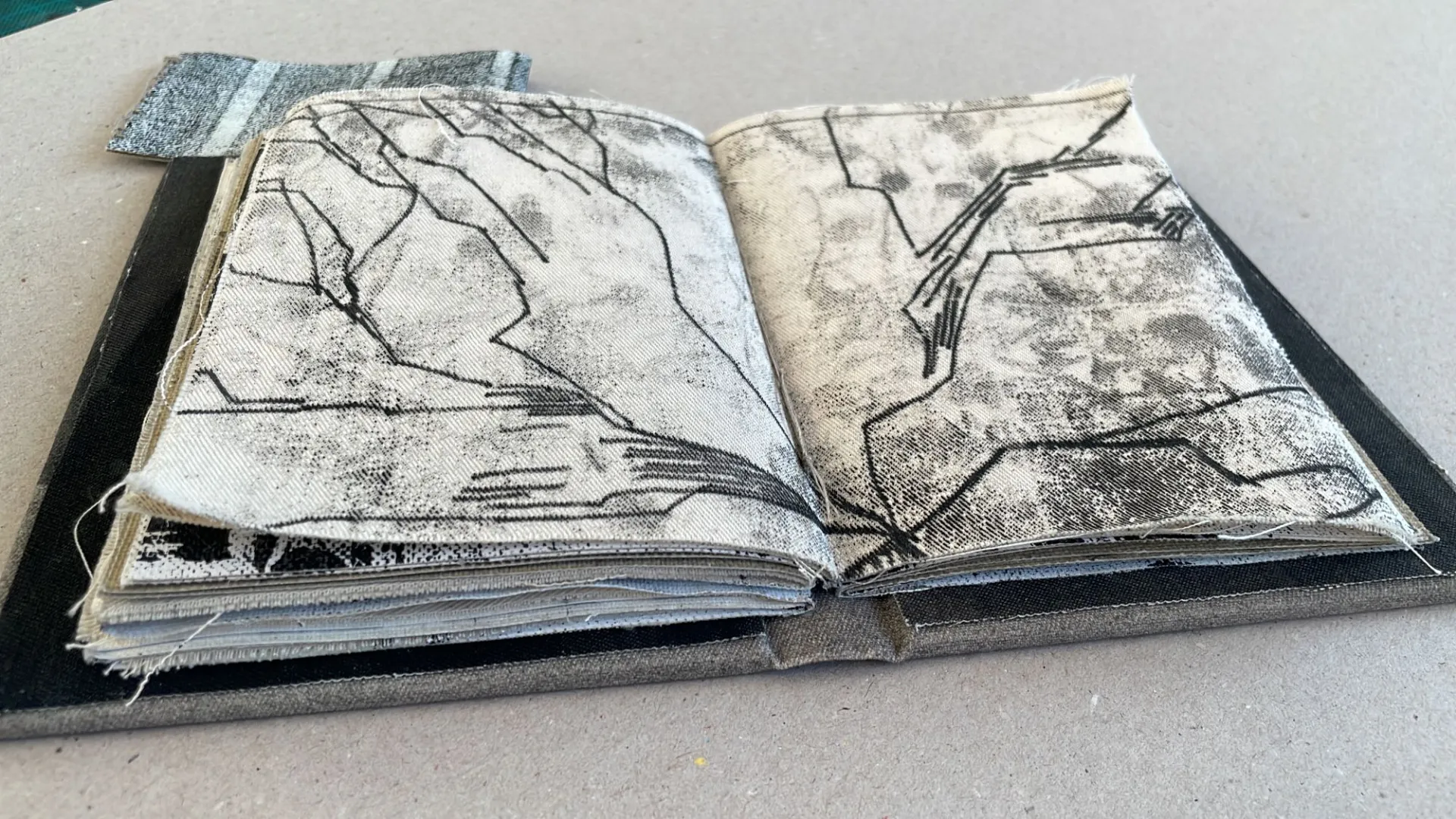 Class Painting and Printmaking by Kerstin Drechsel: Druckgrafik im Raum