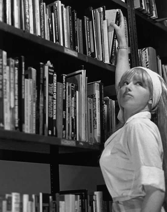 Prof. Heidi Specker: Cindy in the Library, Untitled Filmstill #13