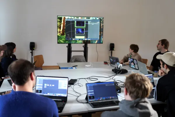 TouchDesigner Interactive Lab: Surveillance – mit Ksenia Bashmakova