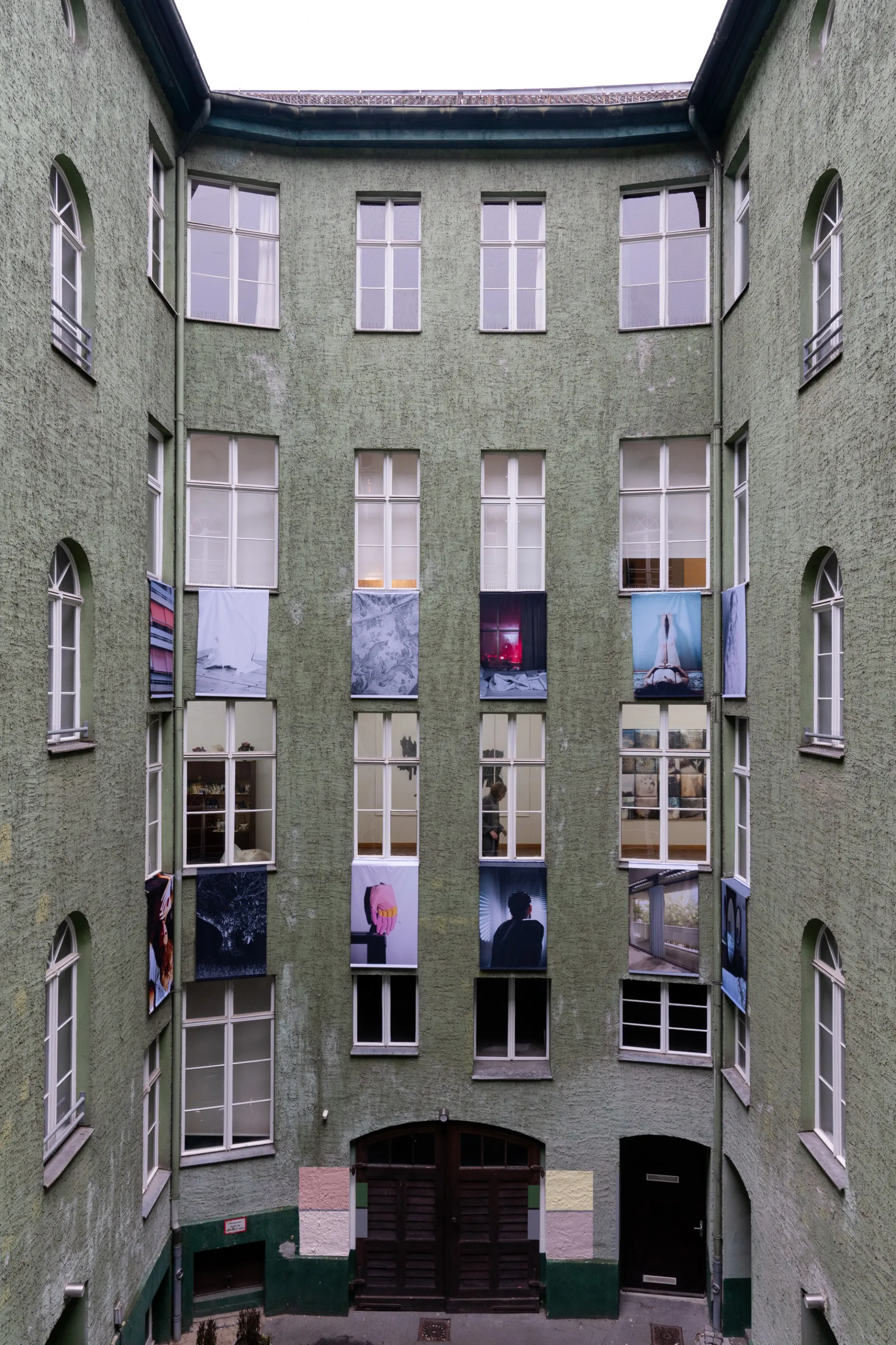 Photography and Moving Image Class by Prof. Tina Bara und Sandra Schubert: States of uncertain domesticities