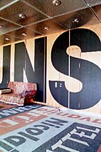 Heimo Zobernig und Franz West - "Kunst-Lobby", Rauminstallation